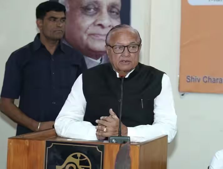 मंत्री कल्ला बोले- वेद भारत की आत्मा है और उसकी आत्मा में शांति, अहिंसा और सद्भाव सहिष्णुता बसती है, जानिये पूरा मामला मंत्री कल्ला बोले- वेद भारत की आत्मा है और उसकी आत्मा में शांति, अहिंसा और सद्भाव सहिष्णुता बसती है, जानिये पूरा मामला