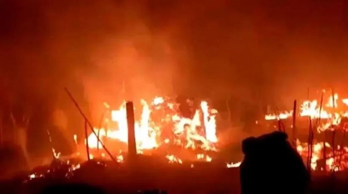 एगरा-बजबज के बाद अब मालदा में पटाखे की दुकान में लगी आग, एक की झुलसकर मौत ,जानिये पूरा मामला एगरा-बजबज के बाद अब मालदा में पटाखे की दुकान में लगी आग, एक की झुलसकर मौत ,जानिये पूरा मामला