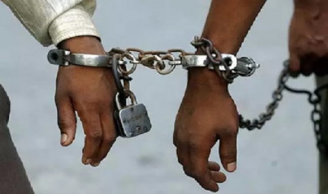 Crime in UP: दिल्ली में युवक की चाकू मारकर हत्या के मामले का पर्दाफाश, दो गिरफ्तार