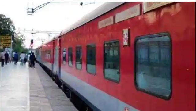 राजधानी एक्सप्रेस में चोरी को लेकर मामला दर्ज राजधानी एक्सप्रेस में चोरी को लेकर मामला दर्ज