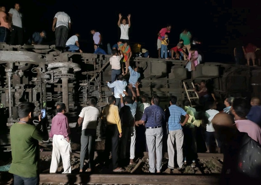 Odisha Train Accident: कोरोमंडल एक्सप्रेस से मिले 40 यात्रियों के शवों में चोट के निशान नहीं, मौत को लेकर जतायी जा रही ये आशंका
