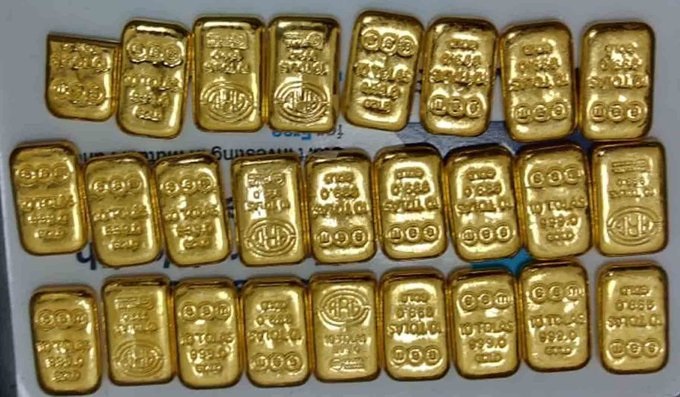देश के हवाई अड्डों पर नहीं थम रहे तस्करी के मामले, अब इस एयरपोर्ट से 1.7 किलो सोना जब्त
