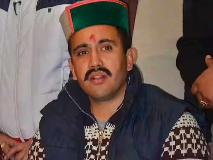 टैक्सी ऑपरेटरों की लड़ाई को क्षेत्रीय रंग देने की कोशिशें, जानिये हिमाचल प्रदेश का ये मामला