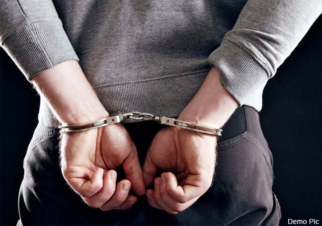 गैंगस्टर की पत्नी जमानत पर रिहा होने के चार दिन बाद वसूली के मामले में फिर गिरफ्तार गैंगस्टर की पत्नी जमानत पर रिहा होने के चार दिन बाद वसूली के मामले में फिर गिरफ्तार