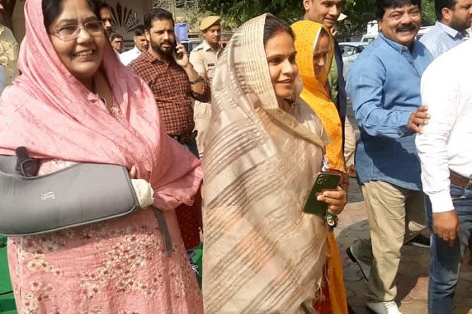 जयपुर हेरिटेज नगर निगम की महापौर ने की कांग्रेस के प्रदेश प्रभारी रंधावा से मुलाकात, जानें पूरा मामला