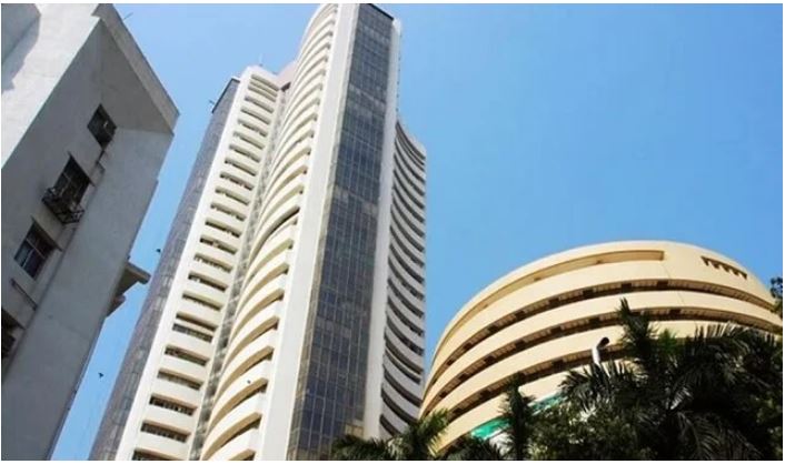 रिकार्ड ऊंचाई से फिसला शेयर बाजार, मुनाफावसूली से सेंसेक्स 284 अंक टूटा
