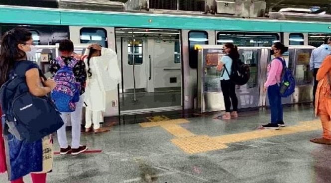 Noida Metro Record: नोएडा मेट्रो में एक दिन में सर्वाधिक यात्रियों के सफर करने का बना रिकार्ड, जानिये पूरा अपडेट Noida Metro Record: नोएडा मेट्रो में एक दिन में सर्वाधिक यात्रियों के सफर करने का बना रिकार्ड, जानिये पूरा अपडेट