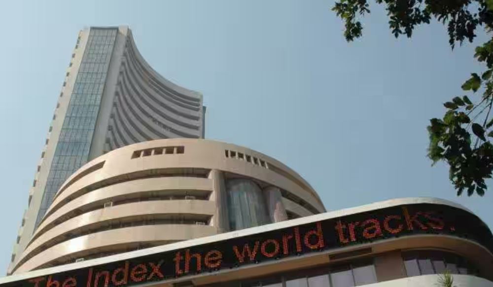 Share Market: शेयर बाजारों में तेजी लौटी, सेंसेक्स चढ़ा, जानिये मार्केट की पूरा हाल
