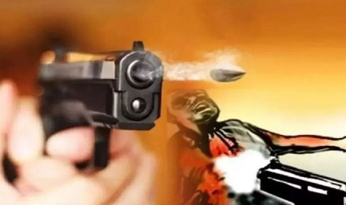 Crime in UP: सब्जी बेचकर लौट रहे विक्रेता की बदमाशों ने गोली मारकर की हत्या, क्षेत्र में सनसनी Crime in UP: सब्जी बेचकर लौट रहे विक्रेता की बदमाशों ने गोली मारकर की हत्या, क्षेत्र में सनसनी