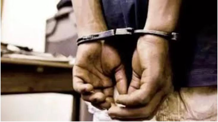 गौतमबुद्ध नगर: कंपनी के प्रबंधक को बंधक बनाकर लूटने के पांच आरोपी मुठभेड़ के बाद गिरफ्तार गौतमबुद्ध नगर: कंपनी के प्रबंधक को बंधक बनाकर लूटने के पांच आरोपी मुठभेड़ के बाद गिरफ्तार