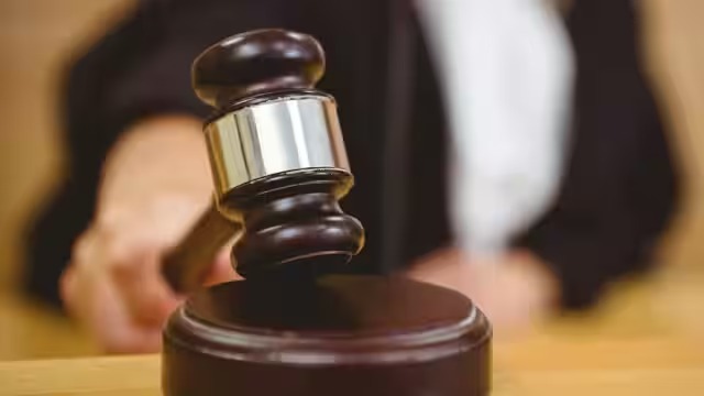 Delhi: तेजाब फेंकने पर महिला को कोर्ट ने ठहराया दोषी, जानिये पूरा फैसला Delhi: तेजाब फेंकने पर महिला को कोर्ट ने ठहराया दोषी, जानिये पूरा फैसला