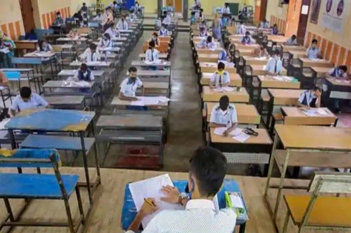 स्कूल शिक्षक को महंगी पड़ी बच्चों से जुड़ी ये जानकारी छुपाना, सरकार ने किया निलंबित, जानिये पूरा मामला
