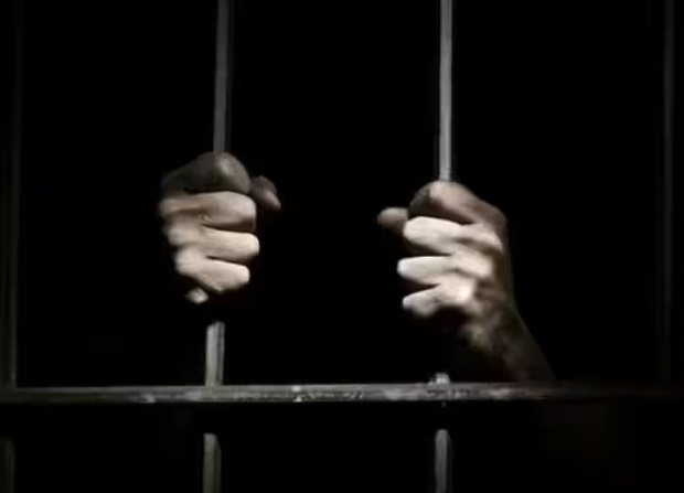 Singapore: कोरोनाकाल में शराब पीकर चलाई गाड़ी, नियमों की उड़ाई धज्जियां, अब हुई इतने साल की जेल