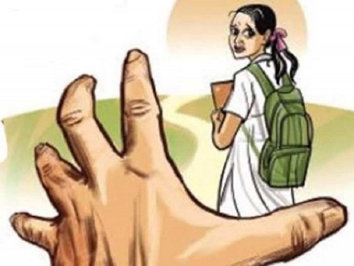 Sant Kabir Nagar: स्कूल से लौट रही छात्रा से छेड़छाड़ , विरोध करने पर की मारपीट, किया घायल Sant Kabir Nagar: स्कूल से लौट रही छात्रा से छेड़छाड़ , विरोध करने पर की मारपीट, किया घायल