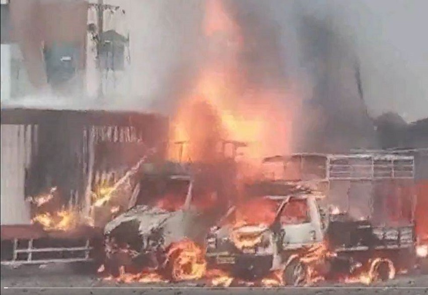 बेंगलुरु में पटाखों के गोदाम में आग से 14 लोगों की मौत के मामले में अफसरों पर बड़ा एक्शन, जानिये पूरा अपडेट
