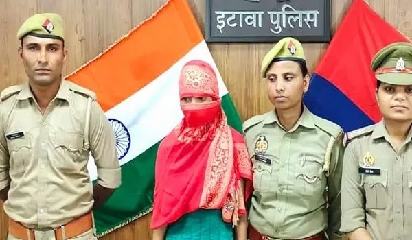 इटावा में चार और सात वर्षीय दो बहनों की गला रेतकर हत्या के मामले में बड़ी बहन गिरफ्तार इटावा में चार और सात वर्षीय दो बहनों की गला रेतकर हत्या के मामले में बड़ी बहन गिरफ्तार