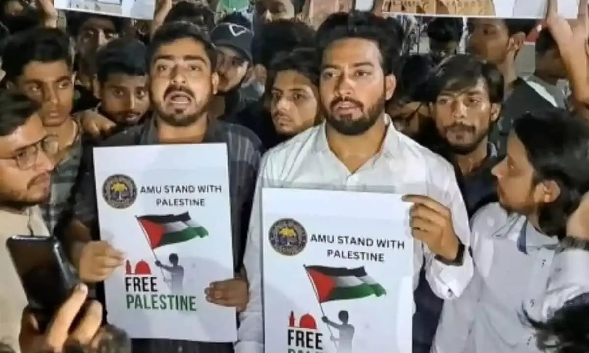 फिलिस्तीन के समर्थन में विरोध-प्रदर्शन करने पर एएमयू के चार छात्रों के खिलाफ प्राथमिकी दर्ज