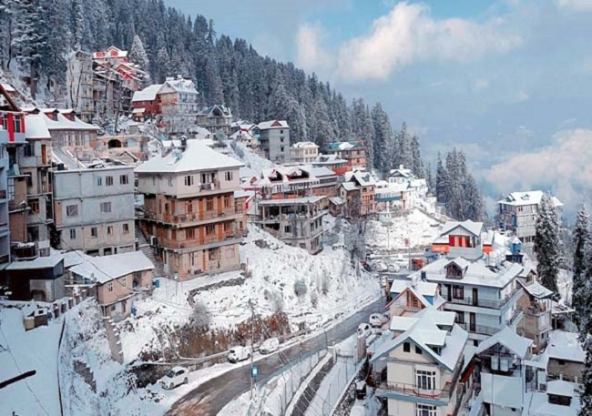Himachal Weather: हिमाचल के इन इलाकों में हुई बर्फबारी, शिमला में हुई बारिश, बढ़ी ठंड