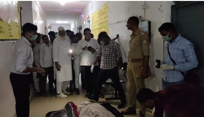 Bhadohi: हॉस्पिटल से घर लौटे चिकित्सक ने लगाई फांसी, साड़ी के सहारे लटका मिला शव