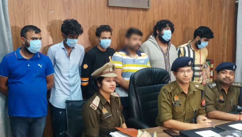 Crime in UP: साइबर ठगों के गैंग का भंडाफोड़, नोएडा में सात गिरफ्तार, कॉल सेंटर से मदद के नाम पर होता था ये काला कारोबार