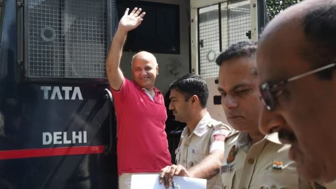 Manish Sisodia: मनीष सिसोदिया तिहाड़ जेल से पहुंचे घर, बीमार पत्नी से मिलेंगे पुलिस कस्टडी में