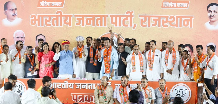 Rajasthan: कांग्रेस को चुनाव से पहले एकऔर झटका, पूर्व मंत्री रामगोपाल बैरवा, पूर्व विधायक भाजपा में शामिल
