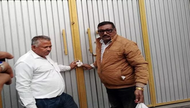 Uttar Pradesh: आजम खान को एक और झटका, रामपुर पब्लिक स्कूल व सपा कार्यालय प्रशासन ने लिया कब्जे में