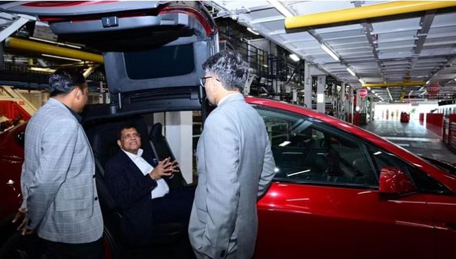 Tesla Electric Car: भारत में अपने उत्पादों के आयात को दोगुना करेगी टेस्ला, जानिये ये बड़े अपडेट