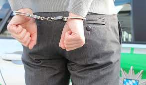 गोवा : अदालत से लौटते समय पुलिस की हिरासत से भागा रूसी नागरिक पकड़ा गया गोवा : अदालत से लौटते समय पुलिस की हिरासत से भागा रूसी नागरिक पकड़ा गया