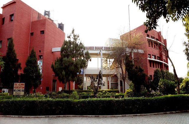 डीयू के शहीद भगत सिंह कॉलेज ने 100 छात्रों को प्रवेश पत्र देने से किया इनकार