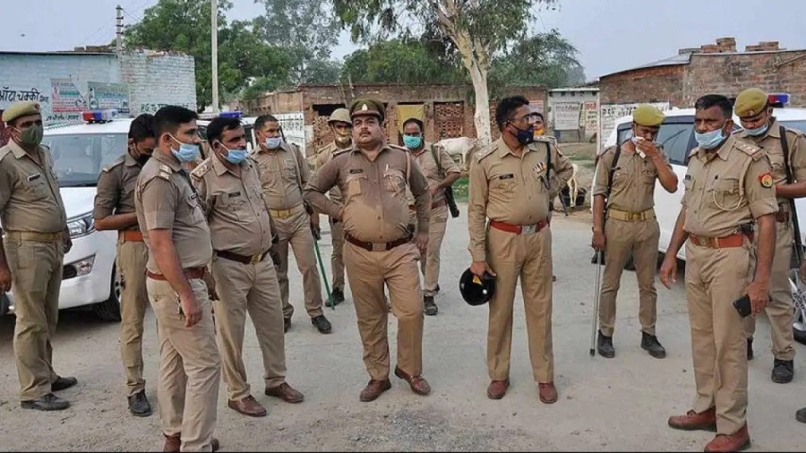 UP Police: नोएडा पुलिस विभाग में बड़ा फेरबदल, 17 उपनिरीक्षकों के तबादले