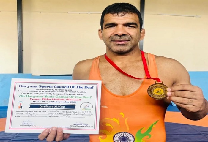 डेफलंपिक्स स्वर्ण पदक विजेता वीरेंद्र सिंह भी लौटाएंगे अपना पद्मश्री