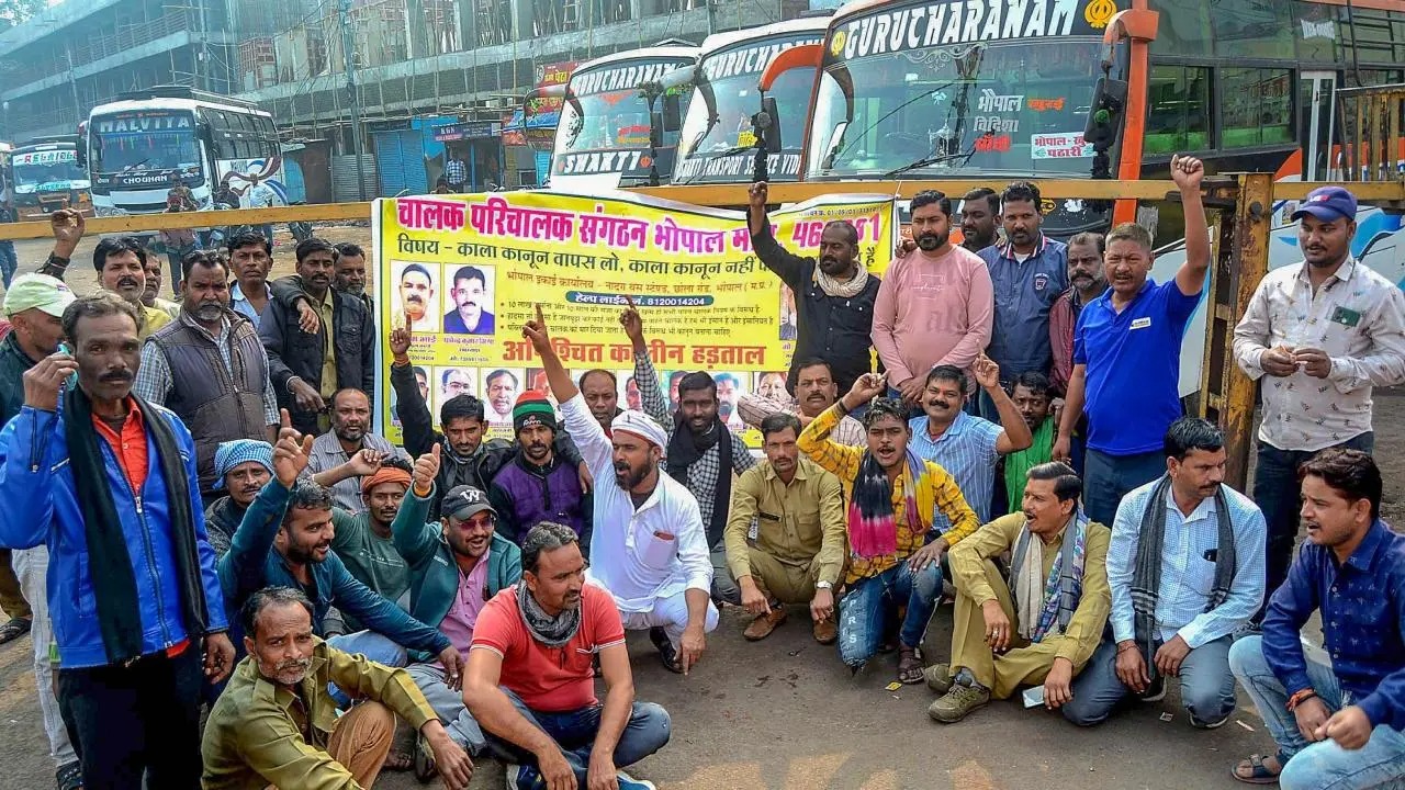 महाराष्ट्र : ‘हिट एंड रन’ मामले पर नये कानून के विरोध में टैंकर चालकों ने काम बंद किया