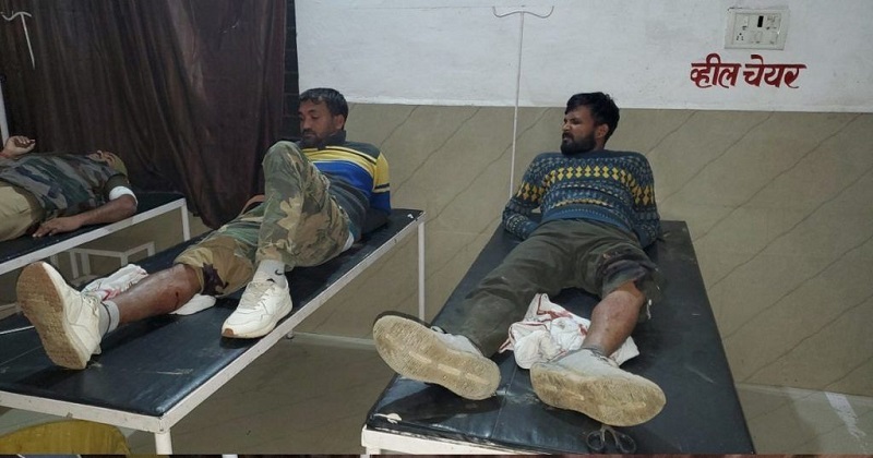 Police Encounter In UP: पुलिस के साथ मुठभेड़ में दो बदमाश गिरफ्तार, दारोगा के हाथ में लगी गोली Police Encounter In UP: पुलिस के साथ मुठभेड़ में दो बदमाश गिरफ्तार, दारोगा के हाथ में लगी गोली
