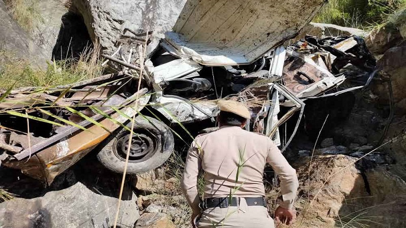Road Accident In Himachal Pradesh: रामपुर में सड़क दुर्घटना में तीन लोगों की मौत