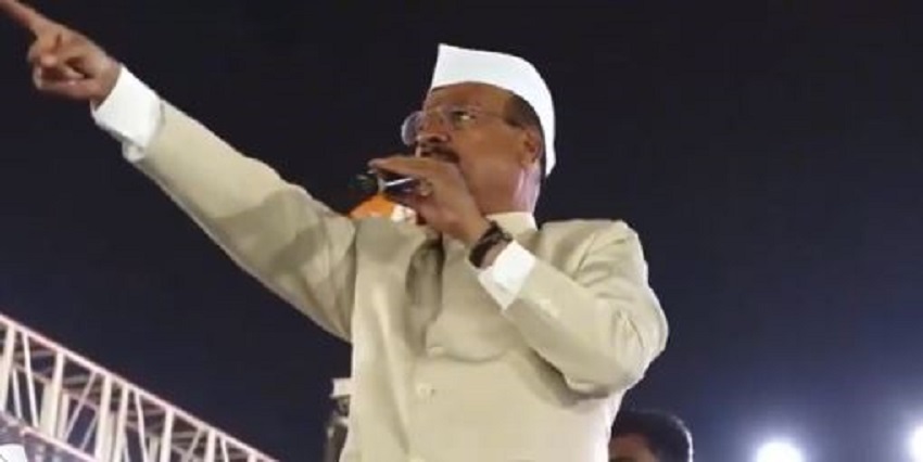 Viral Video: बुरे फंसे मंत्री जी, पुलिस को मंच से दिया लाठीचार्ज और उपद्रवियों की ‘हड्डी तोड़ने’ का आदेश, जानिये पूरा मामला