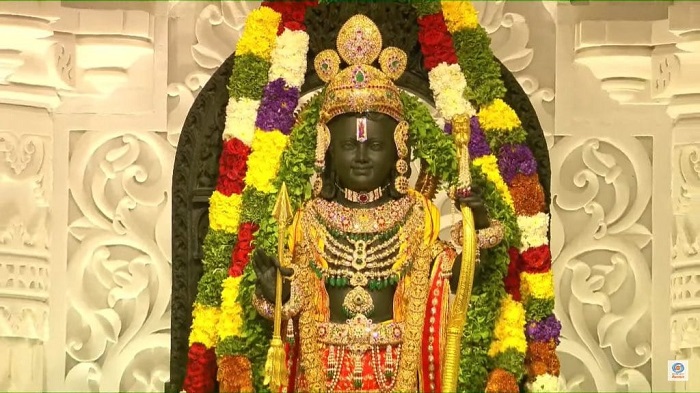 Ram Mandir Pran Pratishtha: अलौकिक अनुष्ठान के साथ रामलला के नवीन विग्रह की प्राण-प्रतिष्ठा, राम रंग में डूबी अयोध्या