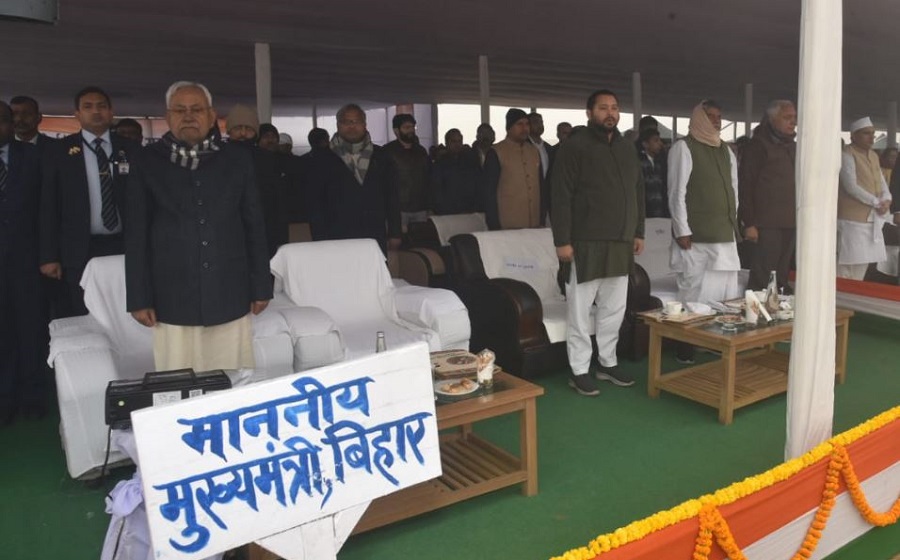 Bihar News: बिहार में सियासी उबाल, JDU और RJD में बढ़ी दरार, NDA में लौट सकते नीतीश Bihar News: बिहार में सियासी उबाल, JDU और RJD में बढ़ी दरार, NDA में लौट सकते नीतीश
