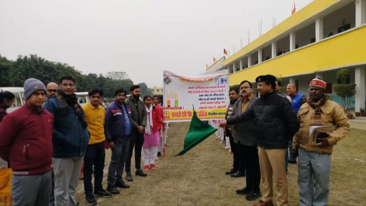 महराजगंज: छात्रों ने निचलौल में निकाली रैली, जनता को इस तरह बताई वोट की शक्ति