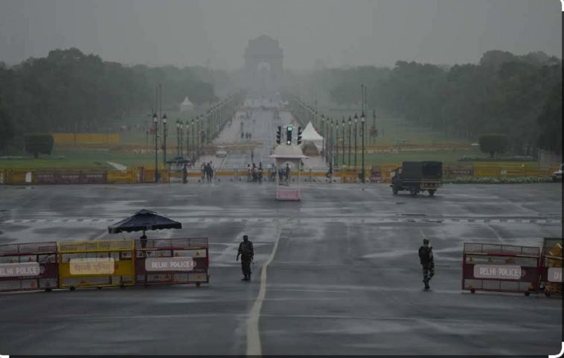 Delhi Weather Update: मौसम भी होली के रंग में रंगने को तैयार, दिल्ली में बरिश का अलर्ट
