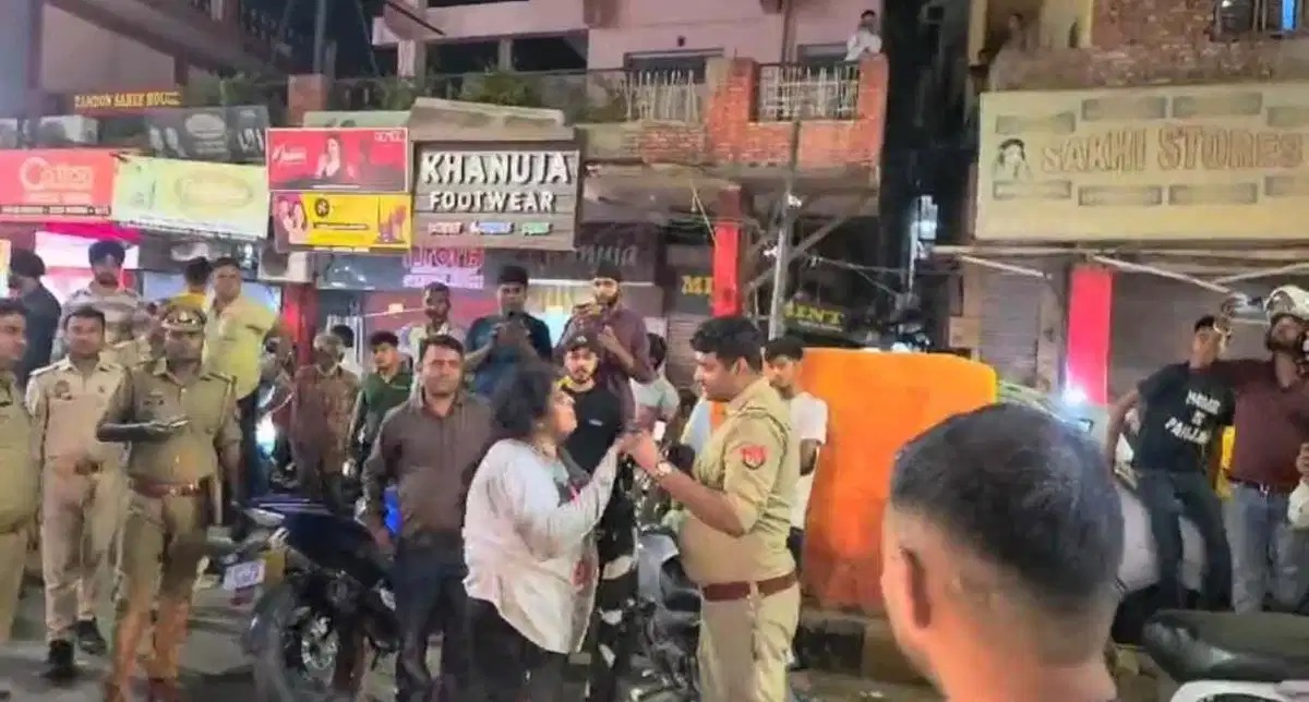 Kanpur: बीच चौराहे पर महिला का हाई वोल्टेज ड्रामा, नशे में की ये शर्मनाक हरकत