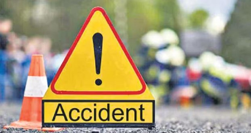 Road Accident in UP: देवरिया में भीषण सड़क हादसा, बाइक सवार की मौत