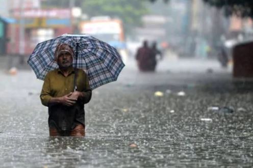 भारी बारिश के चलते चारधाम यात्रा स्थगित, अलर्ट जारी