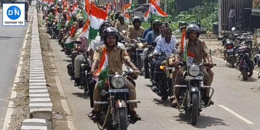 महराजगंज: पुलिस प्रशासन ने फरेंदा नगर में निकाली तिरंगा यात्रा