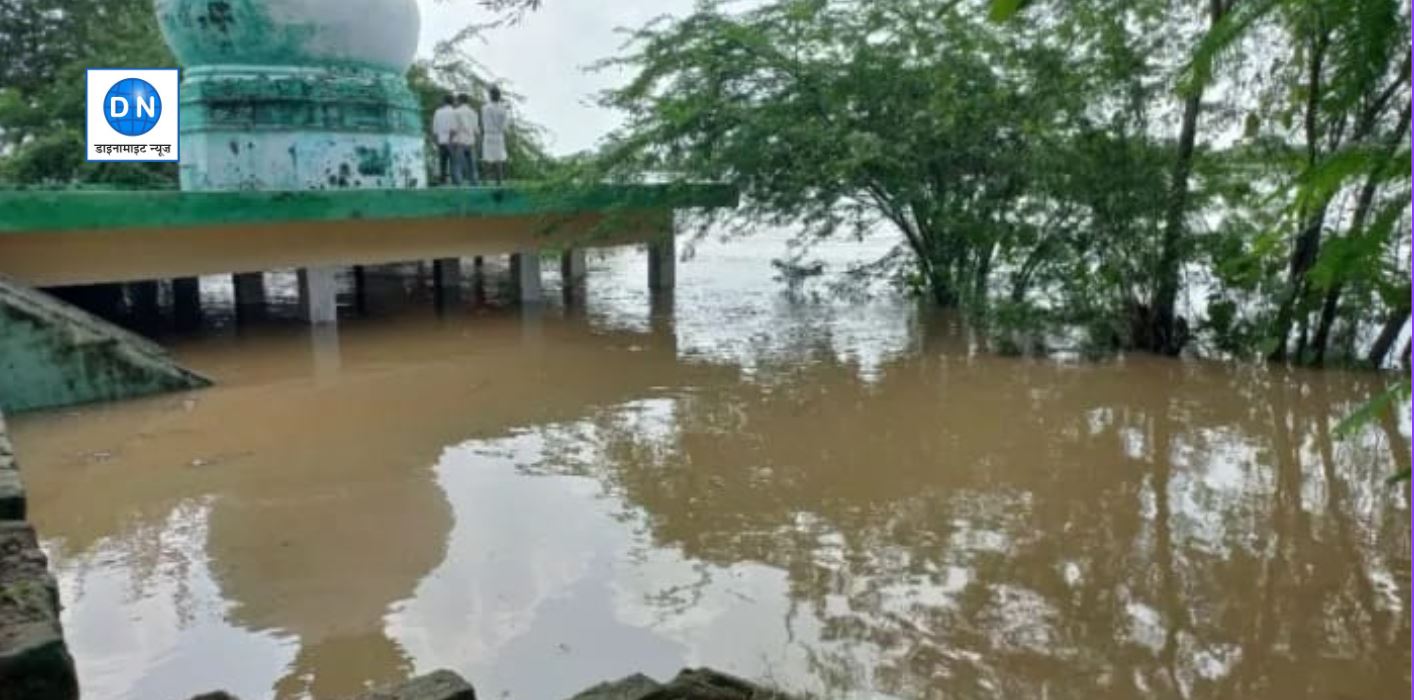 Agra: बारिश के कारण 30 साल बाद उंटगन नदी ने लिया बाढ़ का रूप Agra: बारिश के कारण 30 साल बाद उंटगन नदी ने लिया बाढ़ का रूप