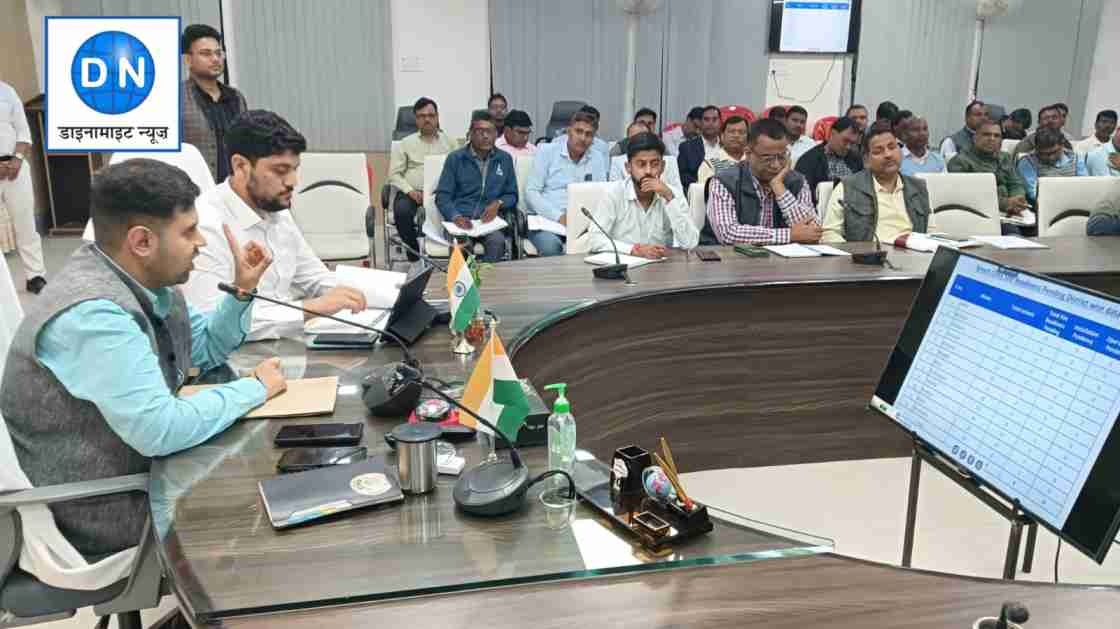 डीएम अनुनय झा का बड़ा आदेश, भ्रष्ट ठेकेदारों में हड़कंप