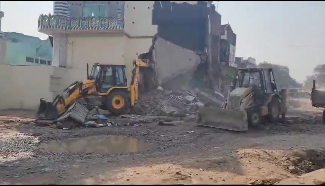Fatehpur Mosque: फतेहपुर में मस्जिद ध्वस्तीकरण पर प्रशासन ने कही ये बड़ी बातें