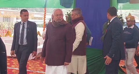 Bihar News : बिहार में ये क्या हो गया? चूड़ा-दही खाने पहुंचे सीएम नीतीश बगैर भोज खाए लौटे