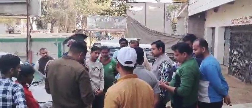 Raebareli: दिन दिहाड़े महिला से हुई चेन स्नैचिंग, मचा हड़कंप Raebareli: दिन दिहाड़े महिला से हुई चेन स्नैचिंग, मचा हड़कंप