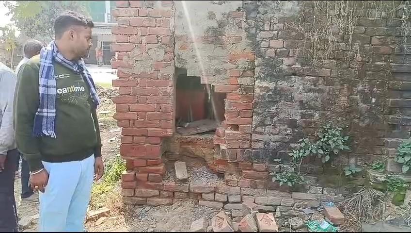 रायबरेली में चोरों का आतंक, लाखों के माल पर किया हाथ साफ